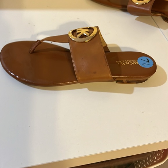 NWOT MICHAEL KORS RAQUEL LEATHER LOGO THONG FLIP FLOP SANDLE SIZE 7.5 - Picture 3 of 7